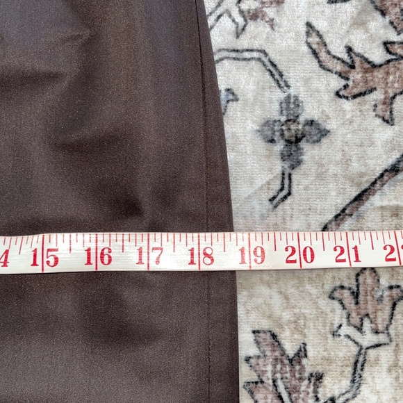 EQ-IQ 100% silk pencil skirt (4/XS) EUC, with pockets, in chocolate. - Picture 10 of 12